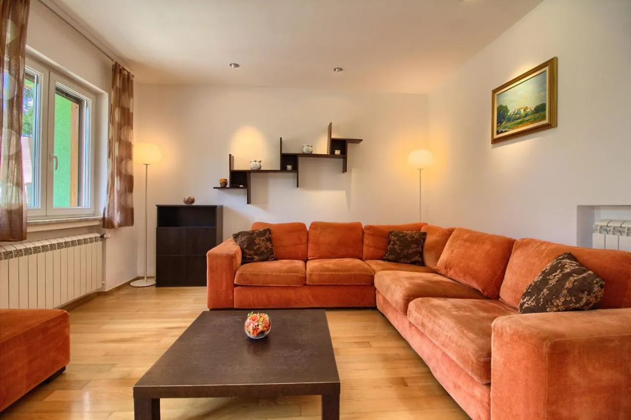 Beautiful Villa Magnifica With Private Pool In Pula