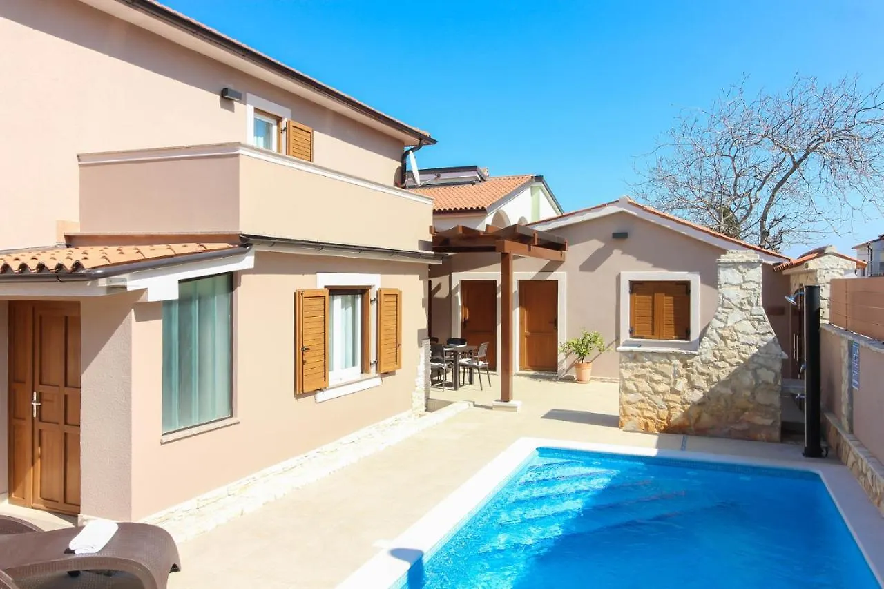 Beautiful Villa Magnifica With Private Pool In Pula 0*,